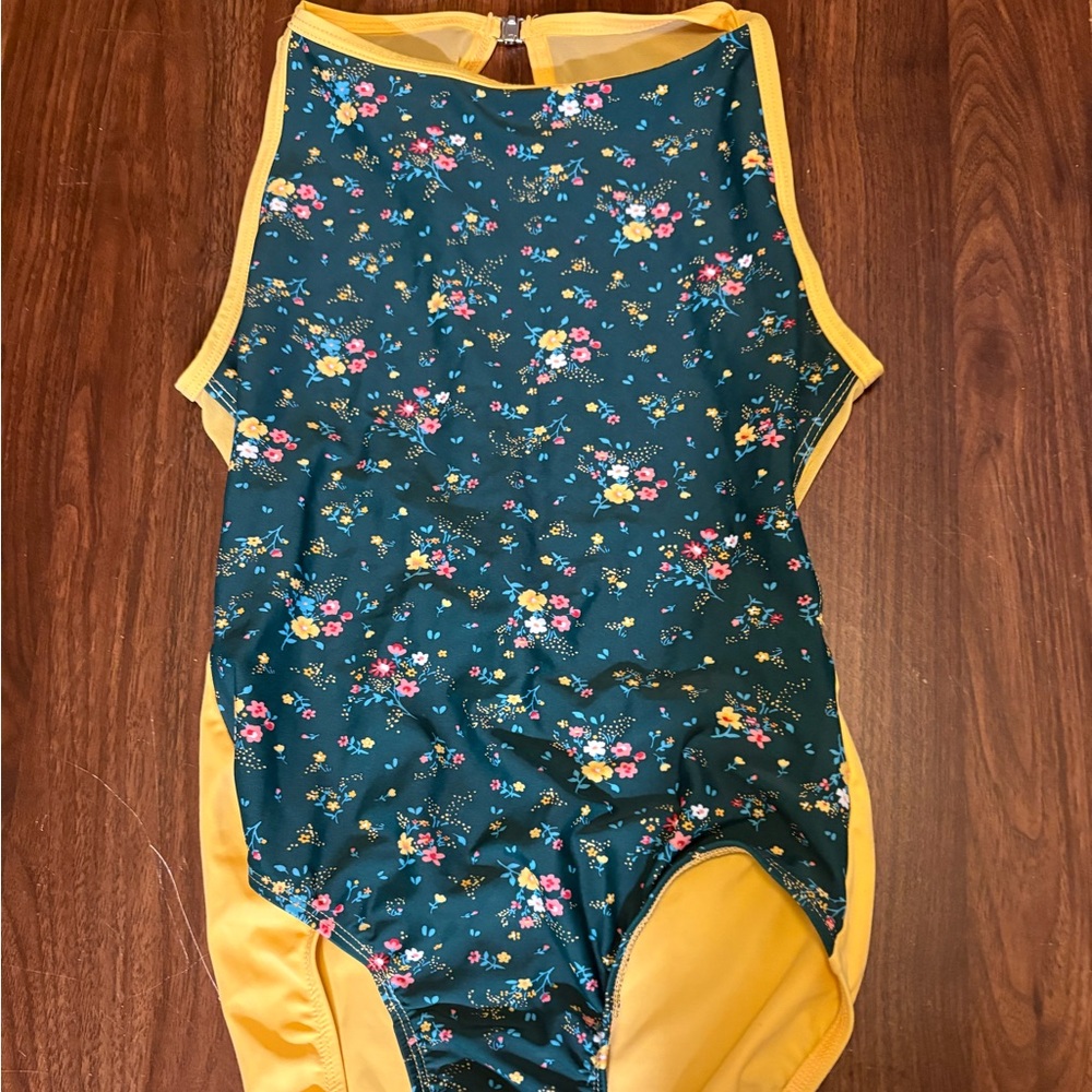 Suffolk Leo size small